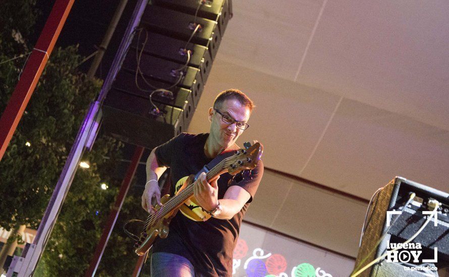 GALERÍA: ¿Nos vamos a la feria?. Un paseo nocturno y lleno de color por la Feria del Valle