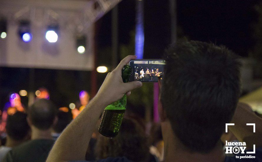 GALERÍA: ¿Nos vamos a la feria?. Un paseo nocturno y lleno de color por la Feria del Valle