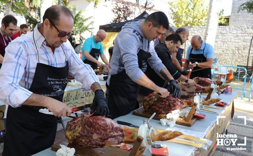 GALERÍA: ¡Al rico jamón... bien cortado!. Estuvimos en el II Taller de Corte de Jamón a beneficio de la Cofradía de la Virgen de Araceli