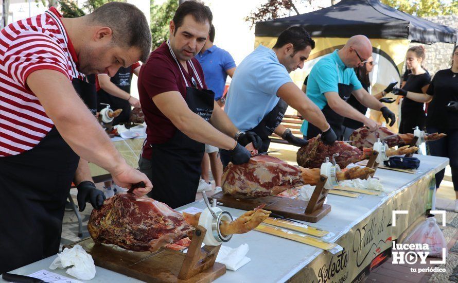 GALERÍA: ¡Al rico jamón... bien cortado!. Estuvimos en el II Taller de Corte de Jamón a beneficio de la Cofradía de la Virgen de Araceli