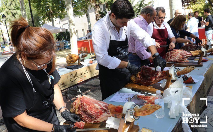 GALERÍA: ¡Al rico jamón... bien cortado!. Estuvimos en el II Taller de Corte de Jamón a beneficio de la Cofradía de la Virgen de Araceli