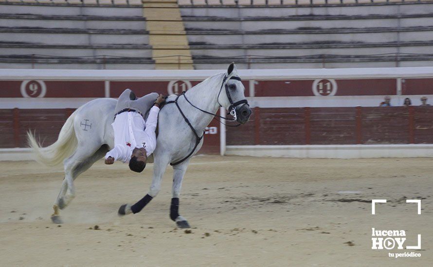  Juan Ángel Uceda durante su demostración de acrobacias en la Plaza de Toros. 