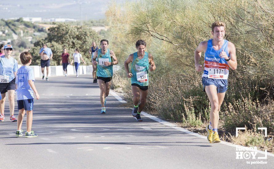 GALERÍA: I Carrera de Subida al Santuario de la Virgen de Araceli tiñe la sierra de azul