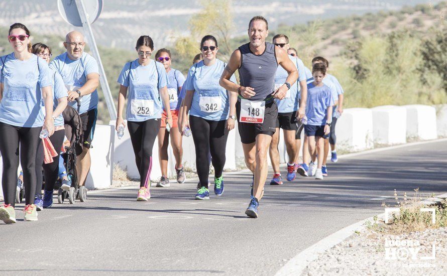 GALERÍA: I Carrera de Subida al Santuario de la Virgen de Araceli tiñe la sierra de azul