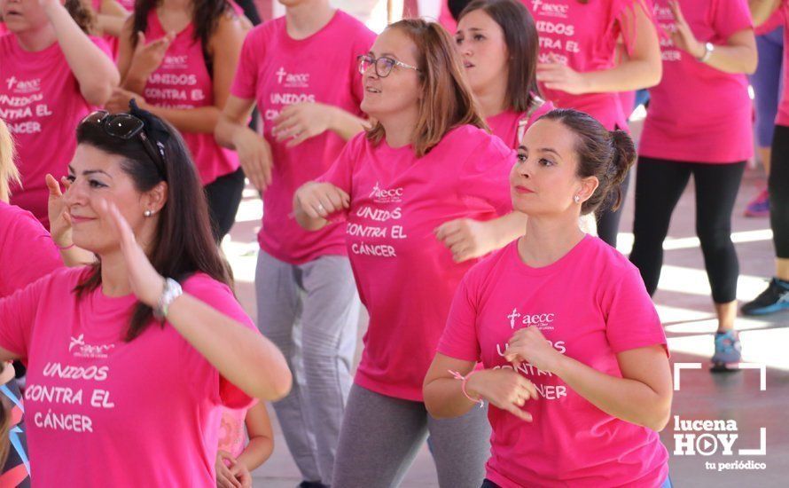 GALERÍA: Una marea rosa toma la calle contra el cáncer en la "Marcha Zumba Solidaria" GALERÍA: Una marea rosa toma la calle contra el cáncer en la "Marcha Zumba Solidaria"
