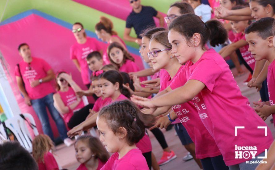 GALERÍA: Una marea rosa toma la calle contra el cáncer en la "Marcha Zumba Solidaria"