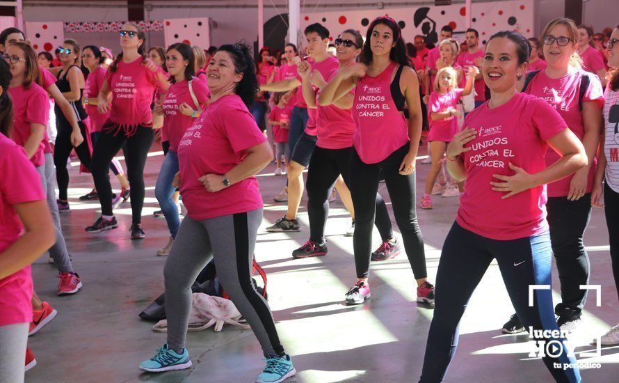 GALERÍA: Una marea rosa toma la calle contra el cáncer en la "Marcha Zumba Solidaria"