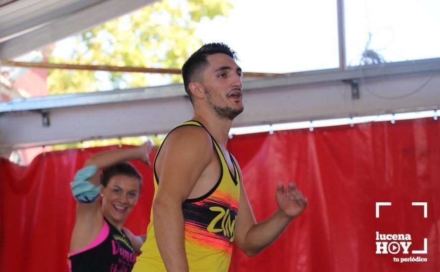 GALERÍA: Una marea rosa toma la calle contra el cáncer en la "Marcha Zumba Solidaria"