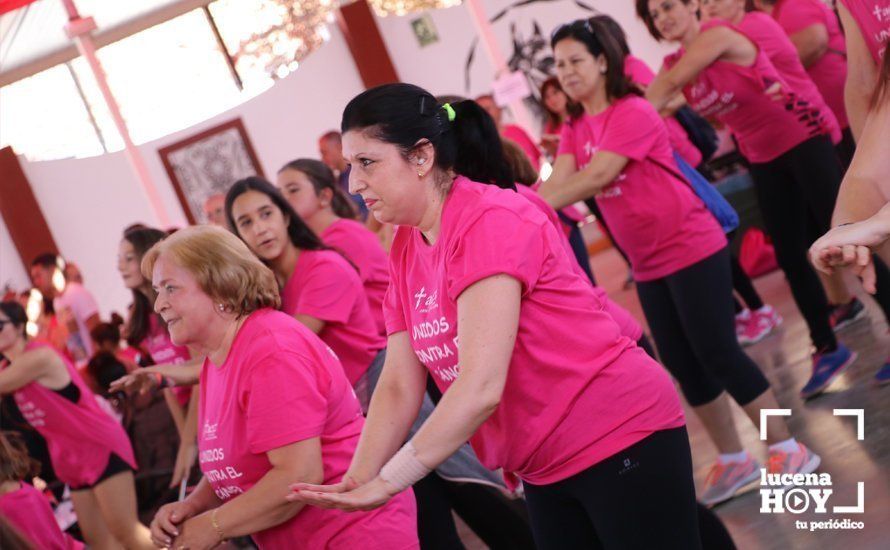 GALERÍA: Una marea rosa toma la calle contra el cáncer en la "Marcha Zumba Solidaria"