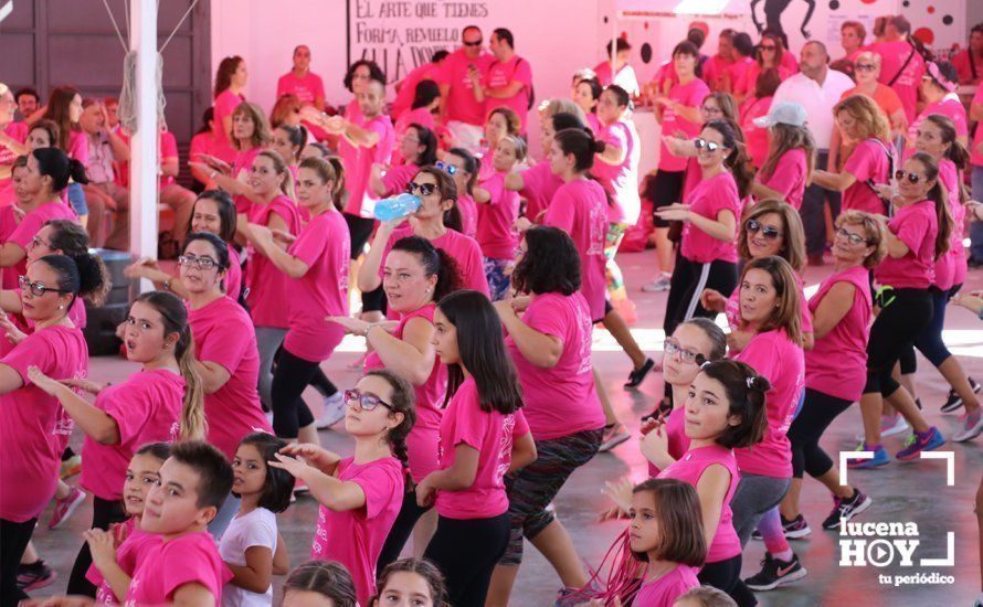 GALERÍA: Una marea rosa toma la calle contra el cáncer en la "Marcha Zumba Solidaria" GALERÍA: Una marea rosa toma la calle contra el cáncer en la "Marcha Zumba Solidaria"