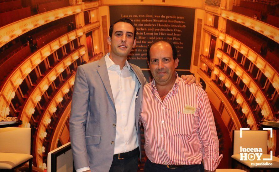 GALERÍA: Abre sus puertas Ópera Café y Copas, un nueva oferta de ocio para la tarde y noche lucentina GALERÍA: Abre sus puertas Ópera Café y Copas, un nueva oferta de ocio para la tarde y noche lucentina