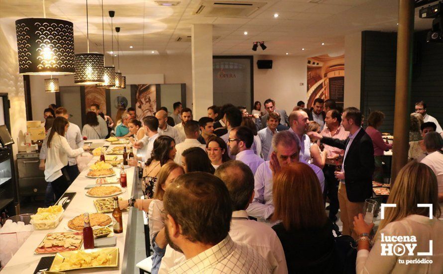 GALERÍA: Abre sus puertas Ópera Café y Copas, un nueva oferta de ocio para la tarde y noche lucentina GALERÍA: Abre sus puertas Ópera Café y Copas, un nueva oferta de ocio para la tarde y noche lucentina