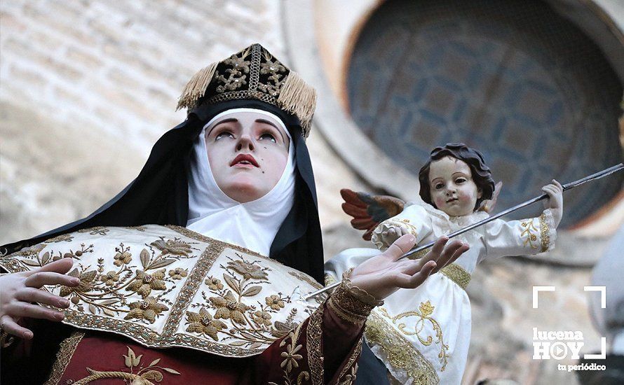 GALERÍA: Santa Teresa de Jesús recorre las calles de Lucena en solemne procesión