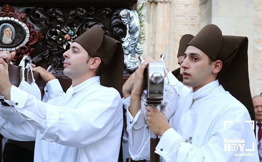 GALERÍA: Santa Teresa de Jesús recorre las calles de Lucena en solemne procesión