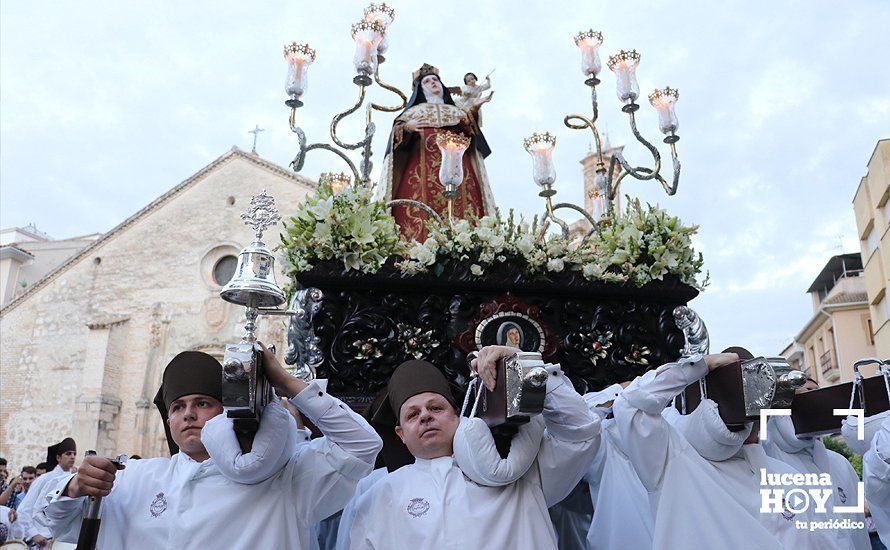 GALERÍA: Santa Teresa de Jesús recorre las calles de Lucena en solemne procesión