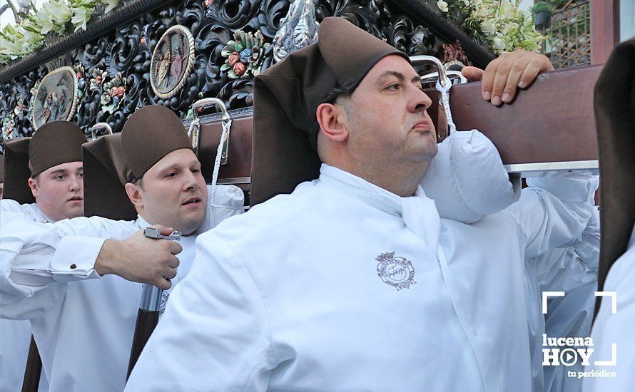 GALERÍA: Santa Teresa de Jesús recorre las calles de Lucena en solemne procesión