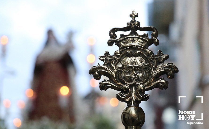 GALERÍA: Santa Teresa de Jesús recorre las calles de Lucena en solemne procesión