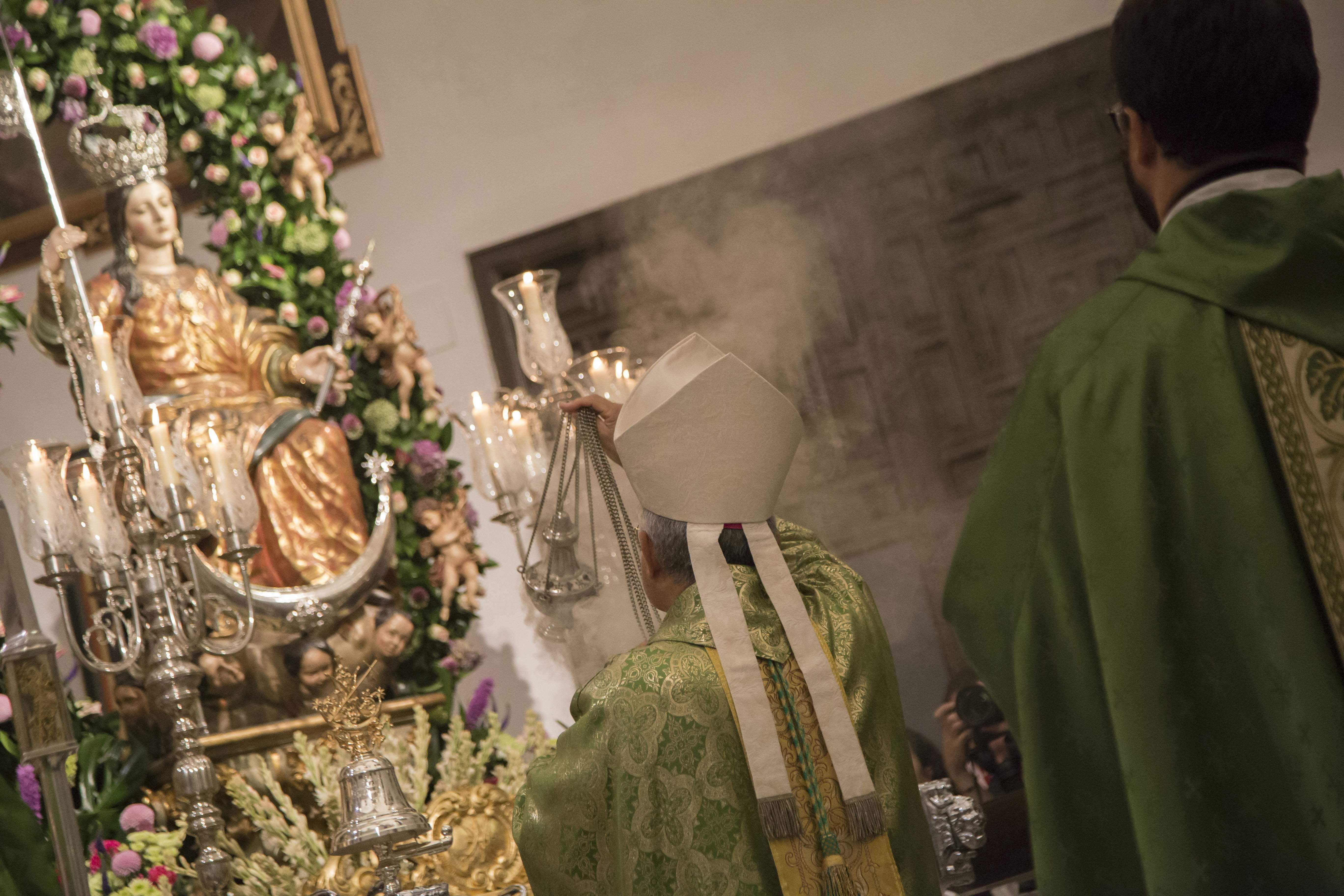 GALERÍA: La Misa Pontifical y el traslado procesional a su ermita cierra los actos conmemorativos del 300 Aniversario de la Cofradía de la Aurora