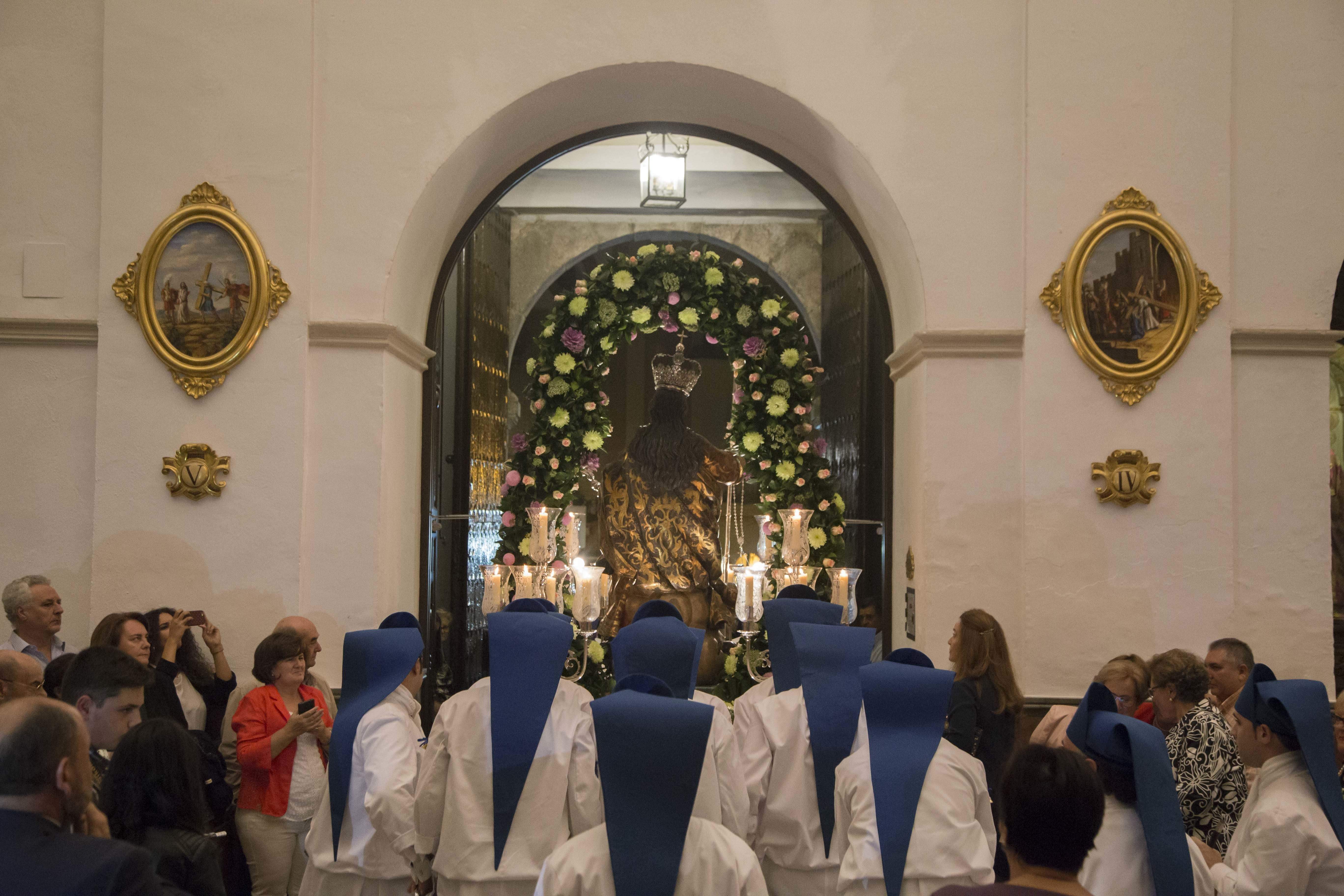GALERÍA: La Misa Pontifical y el traslado procesional a su ermita cierra los actos conmemorativos del 300 Aniversario de la Cofradía de la Aurora GALERÍA: La Misa Pontifical y el traslado procesional a su ermita cierra los actos conmemorativos del 300 Aniversario de la Cofradía de la Aurora