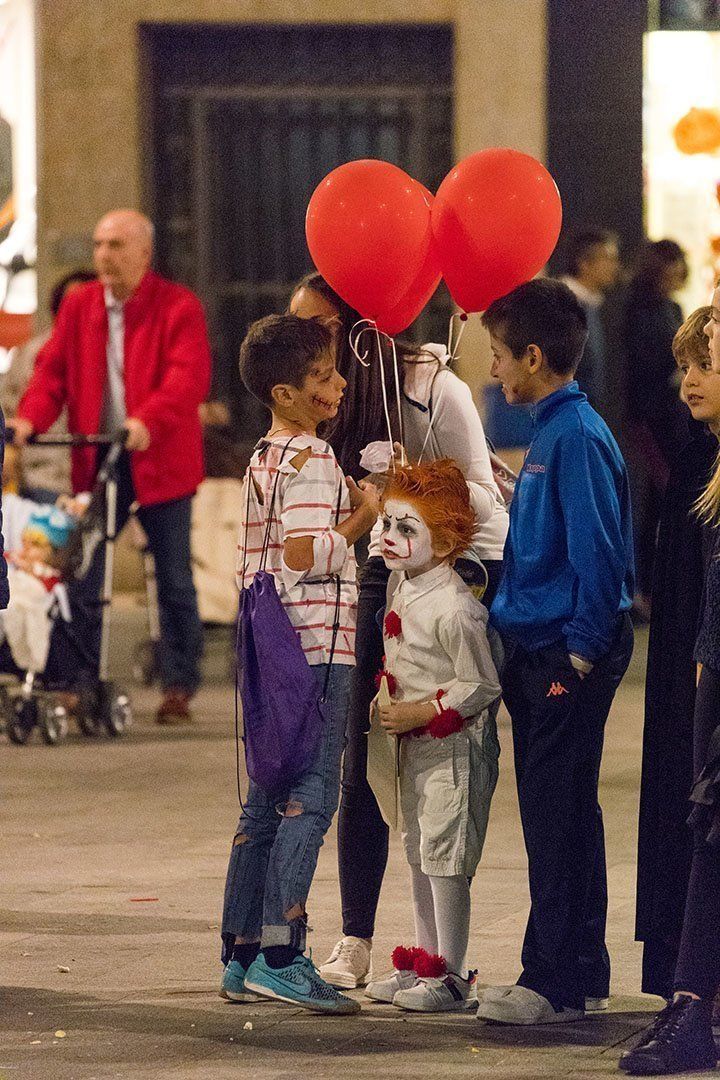 GALERÍA: Halloween, una noche de miedo en el centro de Lucena gracias al Centro Comercial Abierto