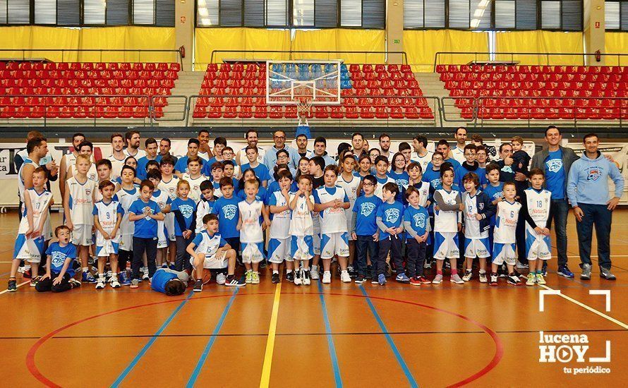 GALERÍA: Fiesta del Club Baloncesto 'Ciudad de Lucena' con la presentación oficial y la victoria senior frente a Fernán Núñez por un contundente 80-36