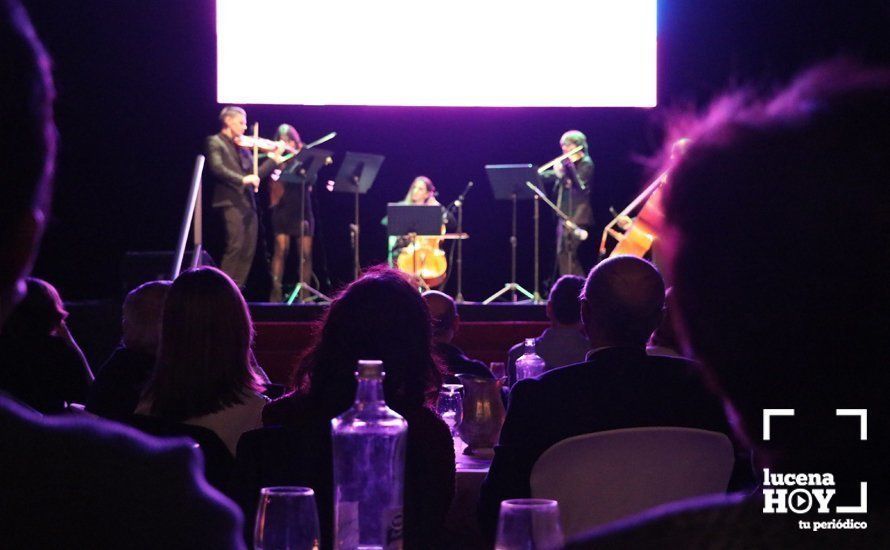 GALERÍA: "La sinestesia del vino" o la forma perfecta de aunar vinos, tapas creativas y música desde Lucena GALERÍA: "La sinestesia del vino" o la forma perfecta de aunar vinos, tapas creativas y música desde Lucena