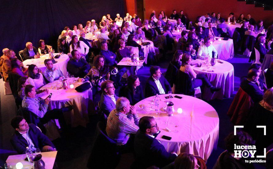 GALERÍA: "La sinestesia del vino" o la forma perfecta de aunar vinos, tapas creativas y música desde Lucena GALERÍA: "La sinestesia del vino" o la forma perfecta de aunar vinos, tapas creativas y música desde Lucena