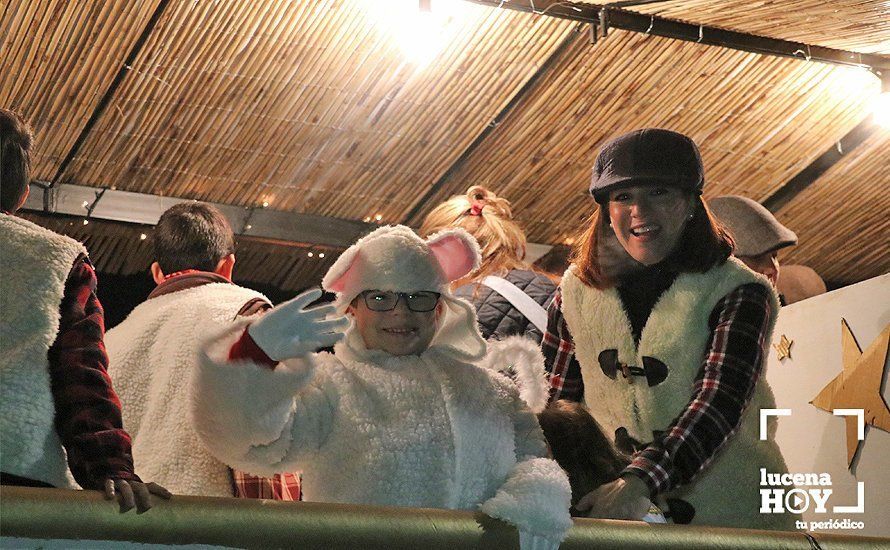 GALERÍA: Los Reyes Magos hacen una primera parada en Campo de Aras antes de llegar a Lucena GALERÍA: Los Reyes Magos hacen una primera parada en Campo de Aras antes de llegar a Lucena
