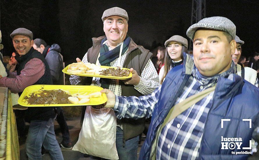 GALERÍA: Los Reyes Magos hacen una primera parada en Campo de Aras antes de llegar a Lucena GALERÍA: Los Reyes Magos hacen una primera parada en Campo de Aras antes de llegar a Lucena