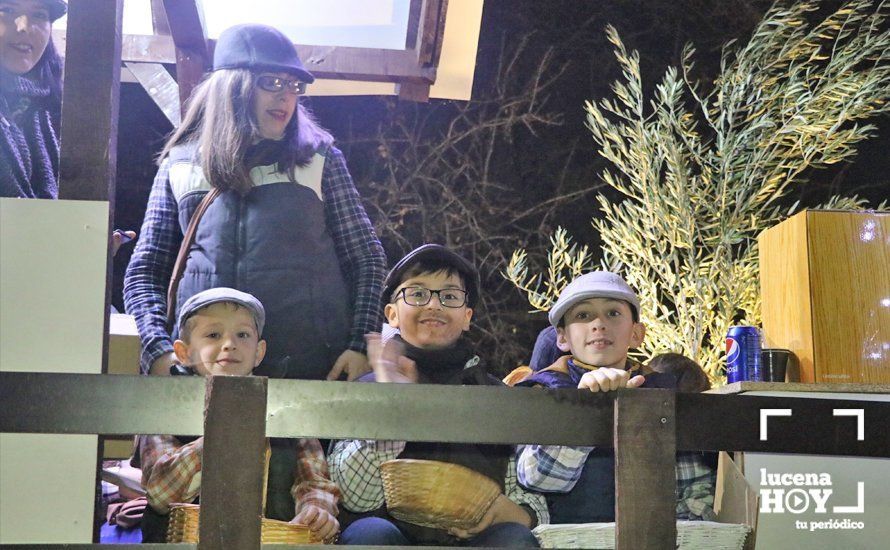 GALERÍA: Los Reyes Magos hacen una primera parada en Campo de Aras antes de llegar a Lucena