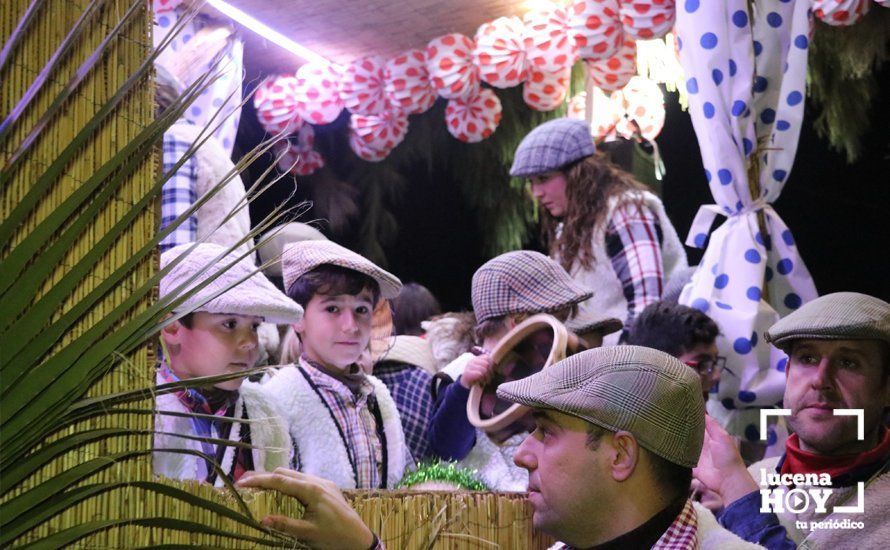 GALERÍA: Los Reyes Magos hacen una primera parada en Campo de Aras antes de llegar a Lucena