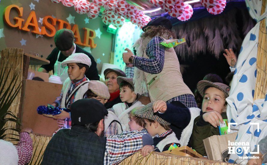 GALERÍA: Los Reyes Magos hacen una primera parada en Campo de Aras antes de llegar a Lucena