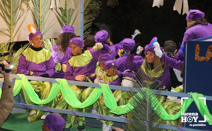 GALERÍA: Los Reyes Magos hacen una primera parada en Campo de Aras antes de llegar a Lucena