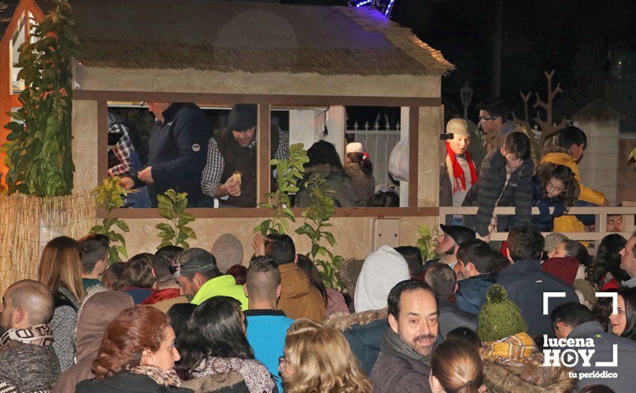 GALERÍA: Los Reyes Magos hacen una primera parada en Campo de Aras antes de llegar a Lucena