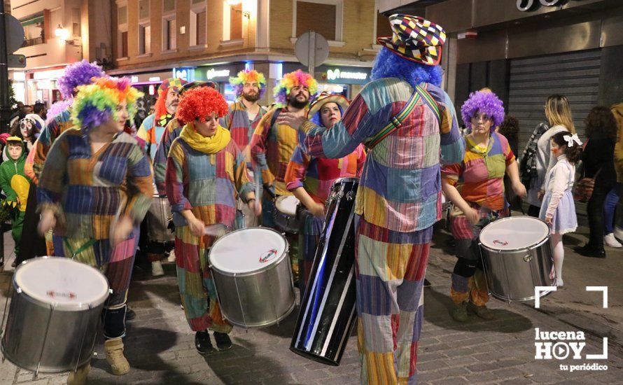 GALERÍA: Cientos de personas llenan de color y alegría el centro de la ciudad con el Pasacalles del Carnaval GALERÍA: Cientos de personas llenan de color y alegría el centro de la ciudad con el Pasacalles del Carnaval