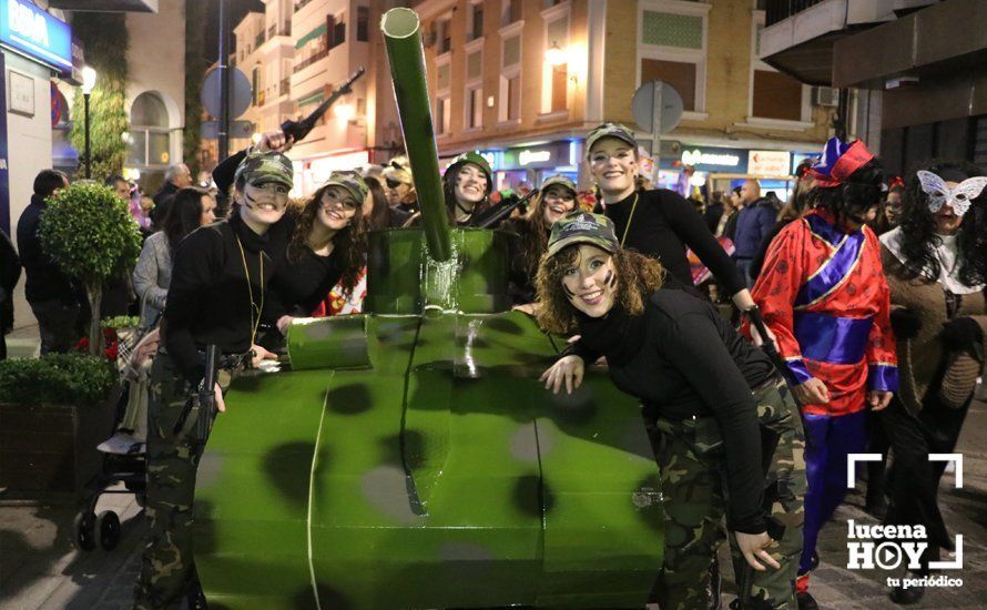 GALERÍA: Cientos de personas llenan de color y alegría el centro de la ciudad con el Pasacalles del Carnaval GALERÍA: Cientos de personas llenan de color y alegría el centro de la ciudad con el Pasacalles del Carnaval