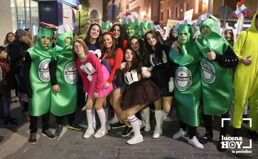 GALERÍA: Cientos de personas llenan de color y alegría el centro de la ciudad con el Pasacalles del Carnaval