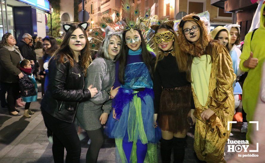 GALERÍA: Cientos de personas llenan de color y alegría el centro de la ciudad con el Pasacalles del Carnaval GALERÍA: Cientos de personas llenan de color y alegría el centro de la ciudad con el Pasacalles del Carnaval
