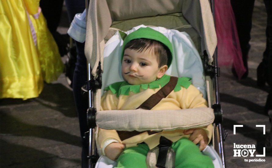 GALERÍA: Cientos de personas llenan de color y alegría el centro de la ciudad con el Pasacalles del Carnaval