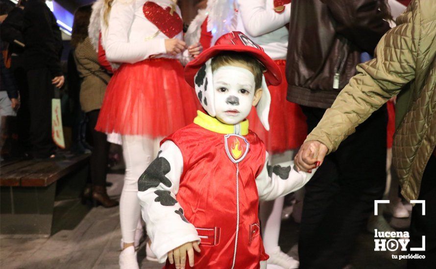 GALERÍA: Cientos de personas llenan de color y alegría el centro de la ciudad con el Pasacalles del Carnaval