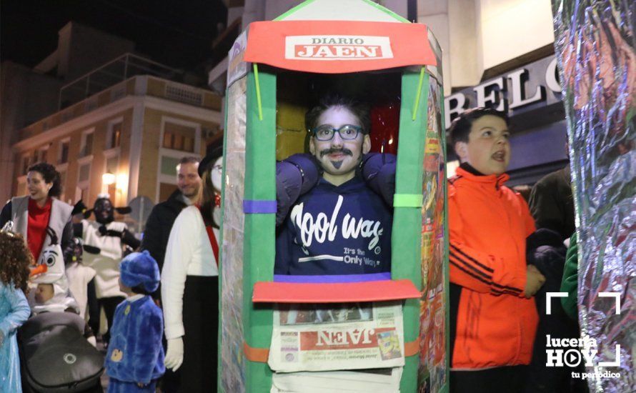 GALERÍA: Cientos de personas llenan de color y alegría el centro de la ciudad con el Pasacalles del Carnaval GALERÍA: Cientos de personas llenan de color y alegría el centro de la ciudad con el Pasacalles del Carnaval