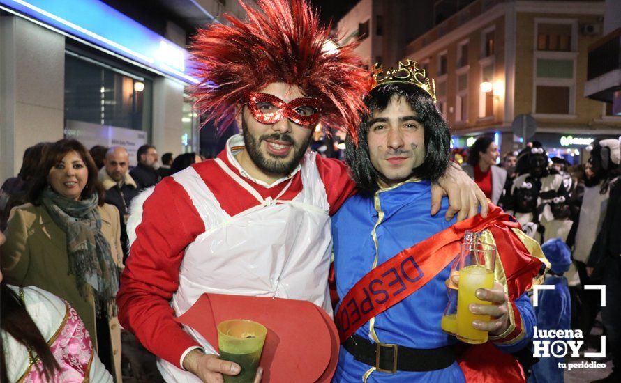 GALERÍA: Cientos de personas llenan de color y alegría el centro de la ciudad con el Pasacalles del Carnaval