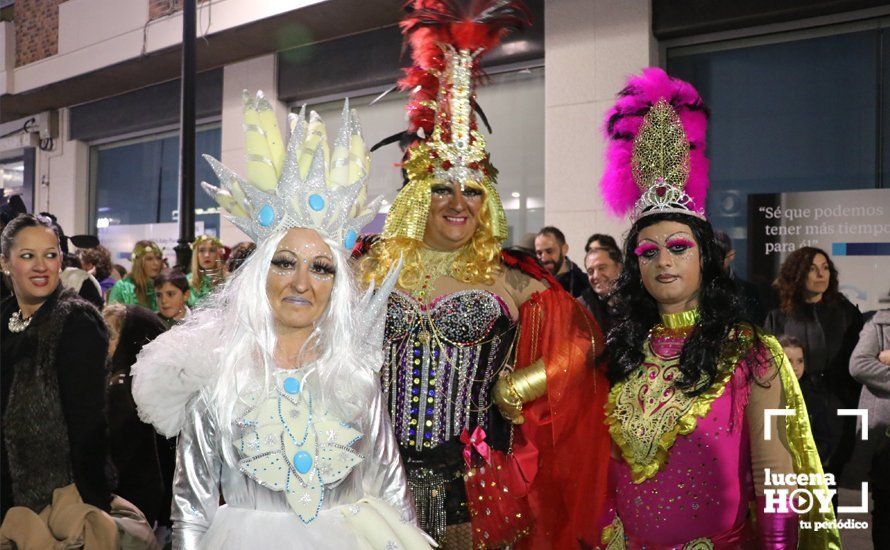 GALERÍA: Cientos de personas llenan de color y alegría el centro de la ciudad con el Pasacalles del Carnaval GALERÍA: Cientos de personas llenan de color y alegría el centro de la ciudad con el Pasacalles del Carnaval