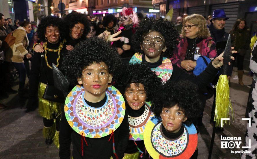 GALERÍA: Cientos de personas llenan de color y alegría el centro de la ciudad con el Pasacalles del Carnaval