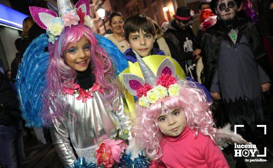 GALERÍA: Cientos de personas llenan de color y alegría el centro de la ciudad con el Pasacalles del Carnaval GALERÍA: Cientos de personas llenan de color y alegría el centro de la ciudad con el Pasacalles del Carnaval