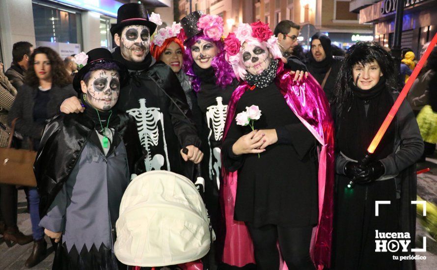 GALERÍA: Cientos de personas llenan de color y alegría el centro de la ciudad con el Pasacalles del Carnaval GALERÍA: Cientos de personas llenan de color y alegría el centro de la ciudad con el Pasacalles del Carnaval