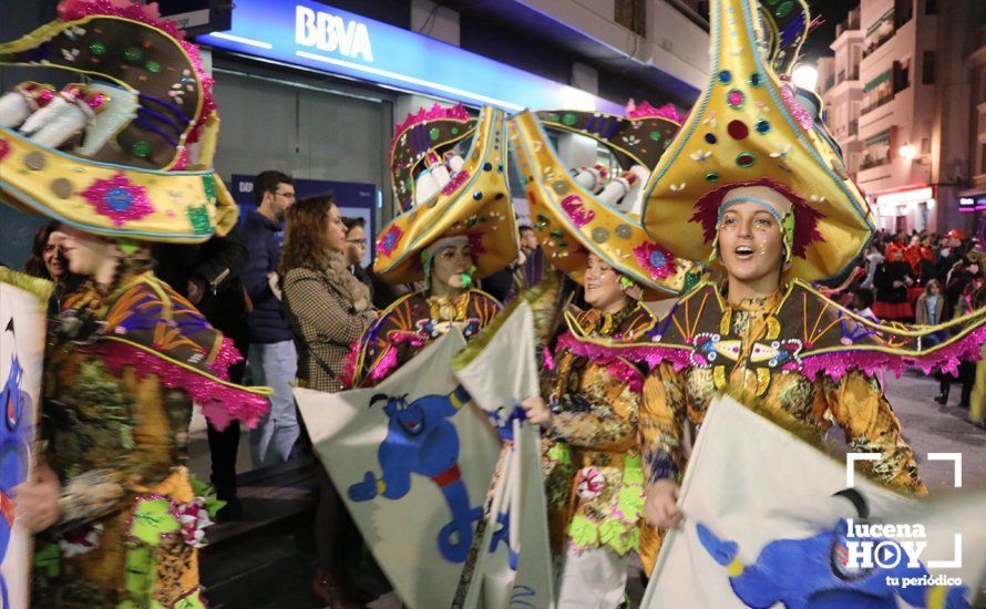 GALERÍA: Cientos de personas llenan de color y alegría el centro de la ciudad con el Pasacalles del Carnaval