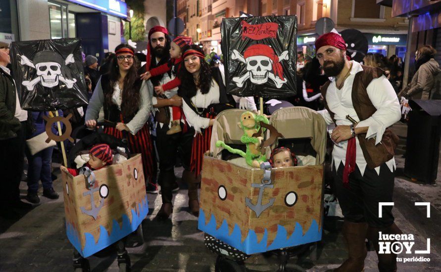 GALERÍA: Cientos de personas llenan de color y alegría el centro de la ciudad con el Pasacalles del Carnaval