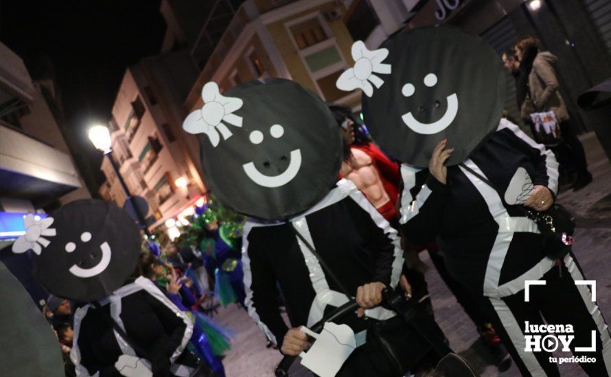 GALERÍA: Cientos de personas llenan de color y alegría el centro de la ciudad con el Pasacalles del Carnaval GALERÍA: Cientos de personas llenan de color y alegría el centro de la ciudad con el Pasacalles del Carnaval
