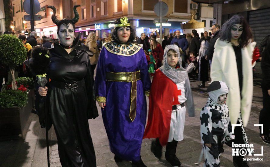 GALERÍA: Cientos de personas llenan de color y alegría el centro de la ciudad con el Pasacalles del Carnaval GALERÍA: Cientos de personas llenan de color y alegría el centro de la ciudad con el Pasacalles del Carnaval